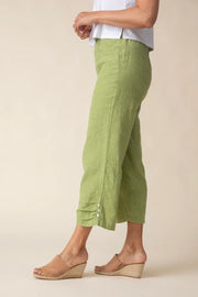 Pleat Button Capri
