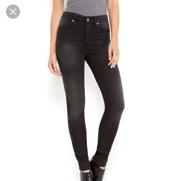Guess 1981 Skinny Jeans